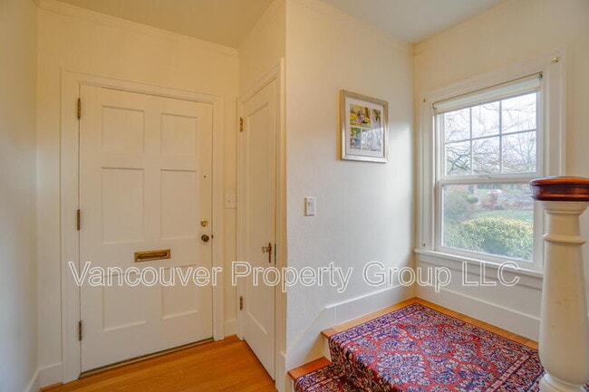 Building Photo - 309 W 37th St