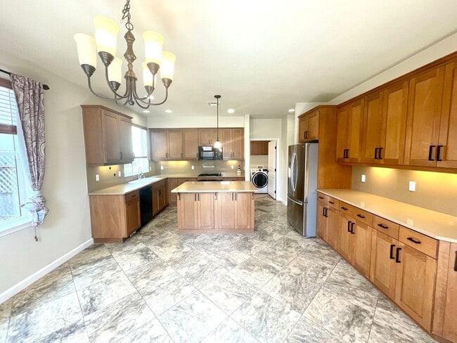 Building Photo - Pet friendly House Santa Maria