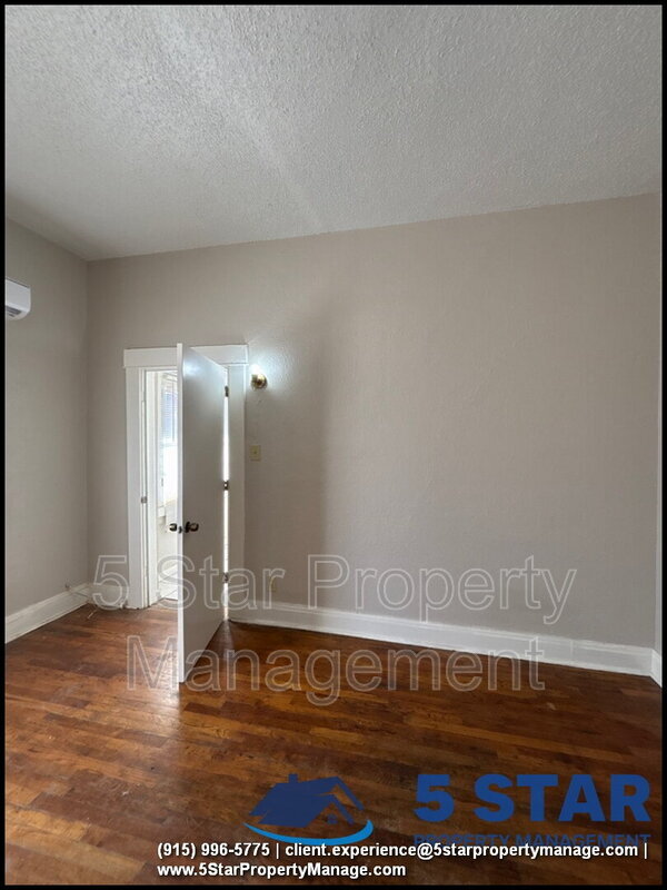 Building Photo - 1114 El Paso St