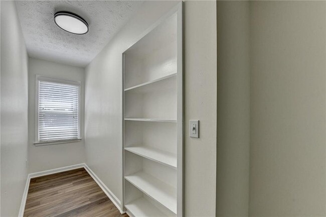Building Photo - 1530 Plunketts Rd