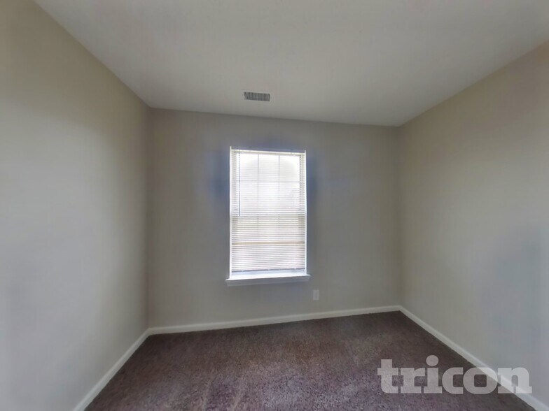 Building Photo - 1712 Beckenbauer Ln