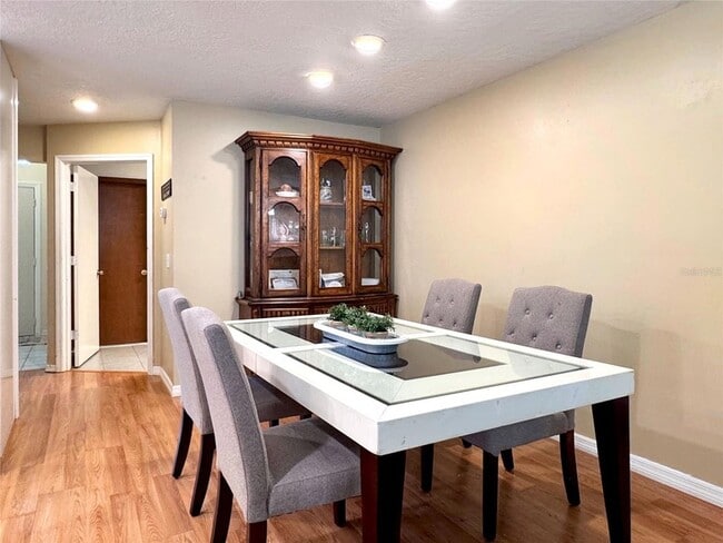 Building Photo - 1135 Colony Arms Dr