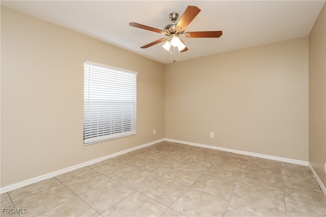 Building Photo - 2503 NW Juanita Pl