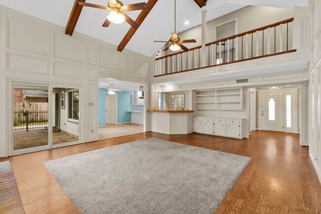 Building Photo - 3174 La Quinta Dr