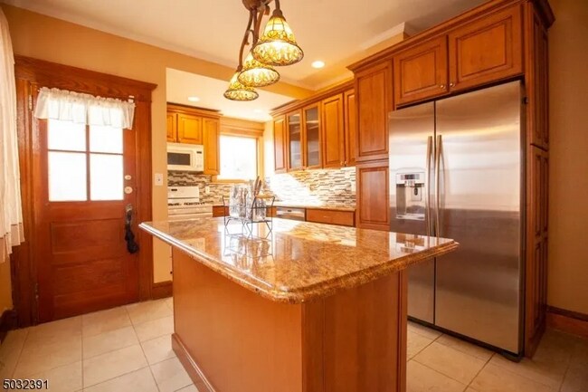 Building Photo - 76 Franklin Ave