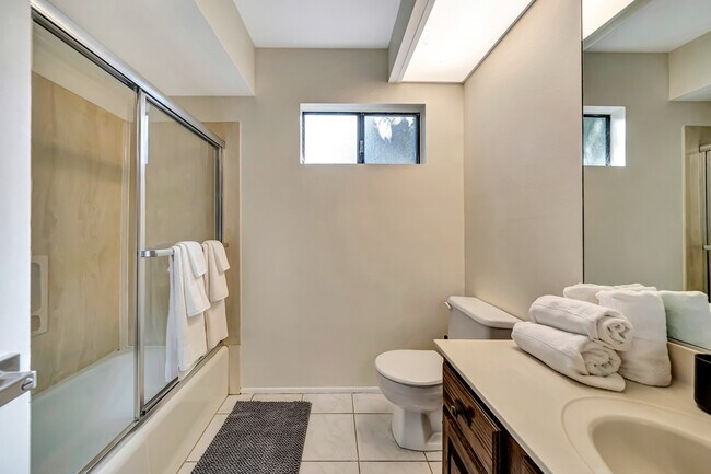 Building Photo - 30428 Penrod Dr