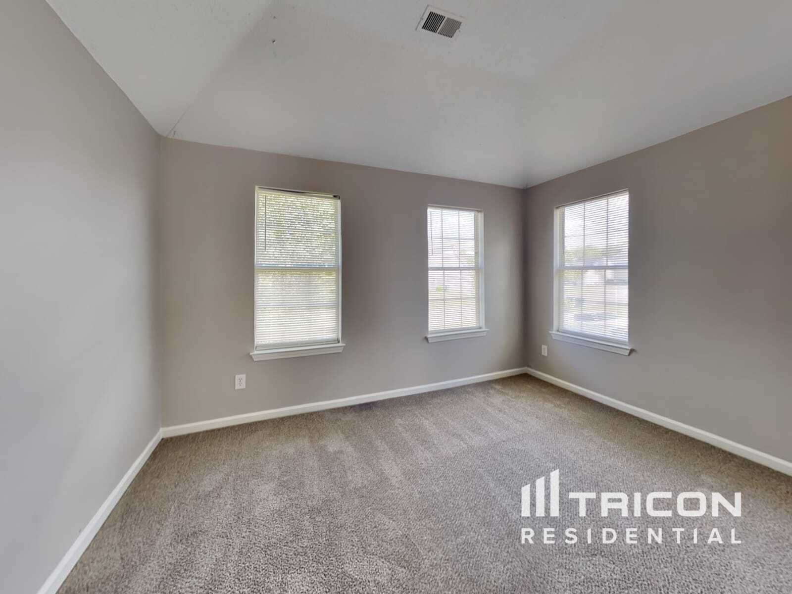 Building Photo - 3885 Riverview Bend