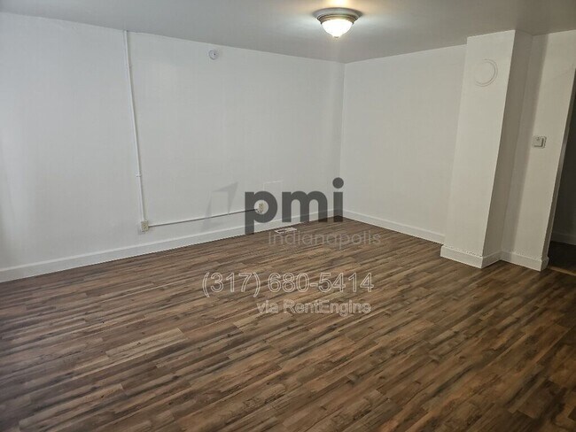 Building Photo - 835 S Old US Hwy 31