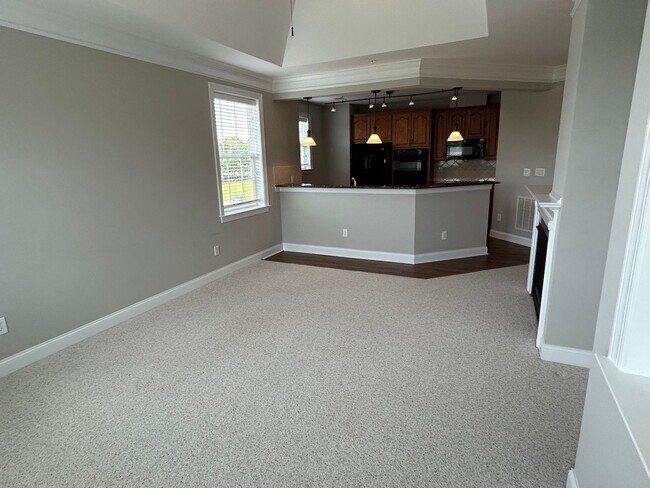 Building Photo - 2 Bedroom | 2 Bathroom Corner Unit Townhom...