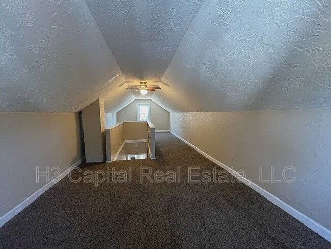 Building Photo - 711 N 28th St