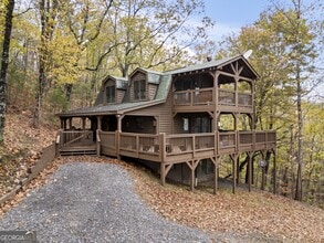 Building Photo - 1274 Foxhound Trail NE
