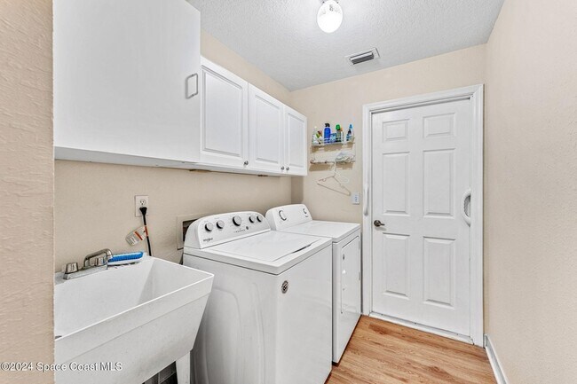 Building Photo - 117 Caledonia Dr