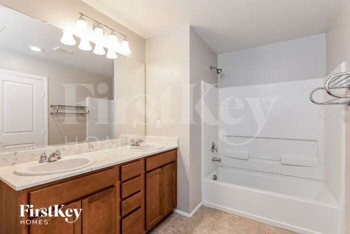 Building Photo - 11036 Camden Bay St