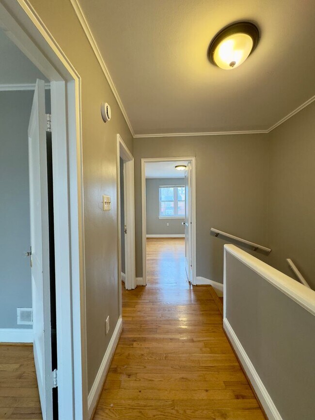 Building Photo - Charming 4 Bedroom/2 Bathroom Townhome in Mid-Govans, MD!