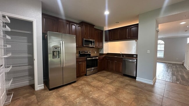 Building Photo - 3720 Messina Dr