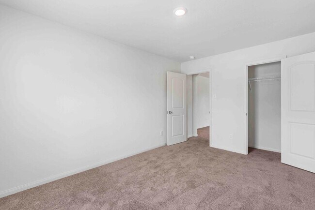 Building Photo - 173 Allington Cir
