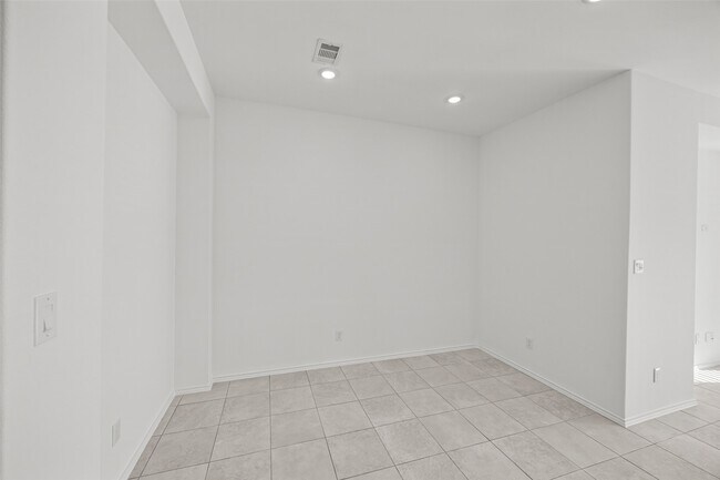 Building Photo - 1810 Winston Store Lp