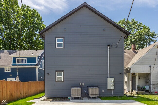 Building Photo - 726 Parkway Ave