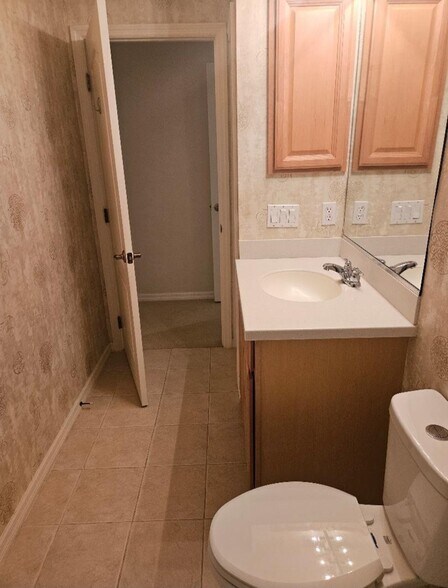 Building Photo - 13050 Tigers Eye Dr