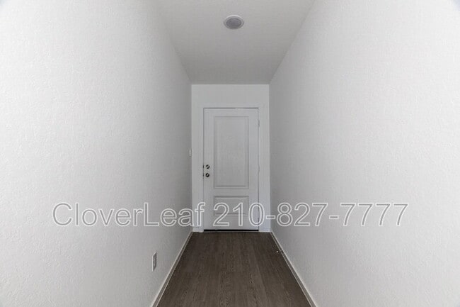 Building Photo - 706 Wolf Crest Blvd