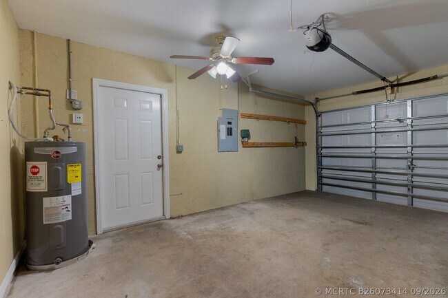 Building Photo - 622 Lytle St
