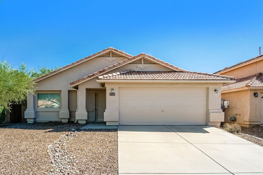 Primary Photo - 9544 E Surprise Canyon Ct
