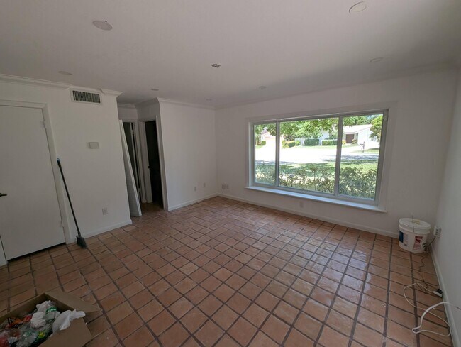 Building Photo - 3069 NW 27th Terrace