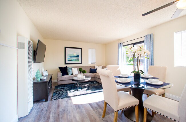 Building Photo - Locust Avenue Apartments