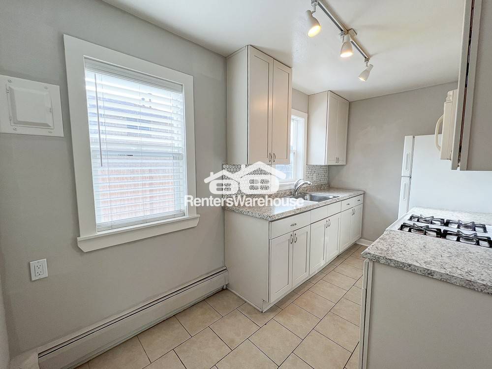 Building Photo - 3671 S Knox Ct