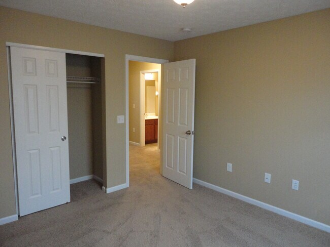 Building Photo - 4423 Pimlico Pl