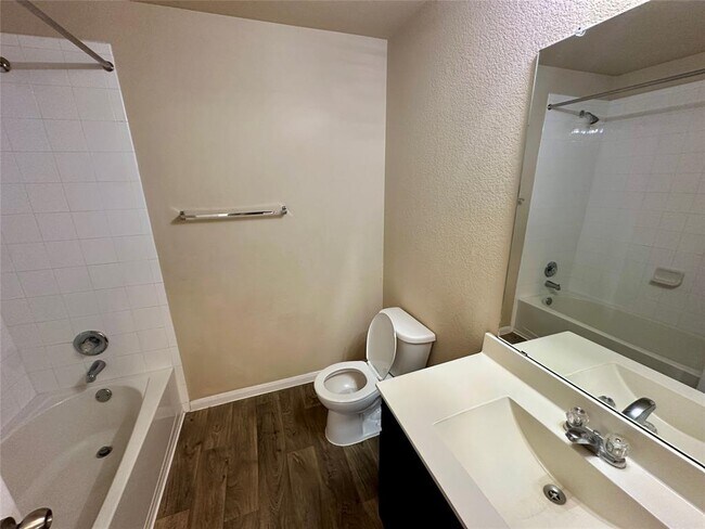 Building Photo - 12107 Waterford Run Way