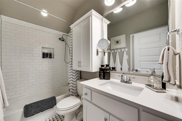 Building Photo - 3828 Killian Ct