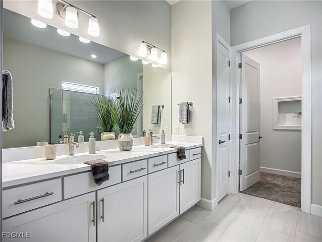 Building Photo - 2126 Yellowfin Cir