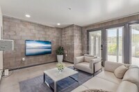 Building Photo - 129 N 11th Ave