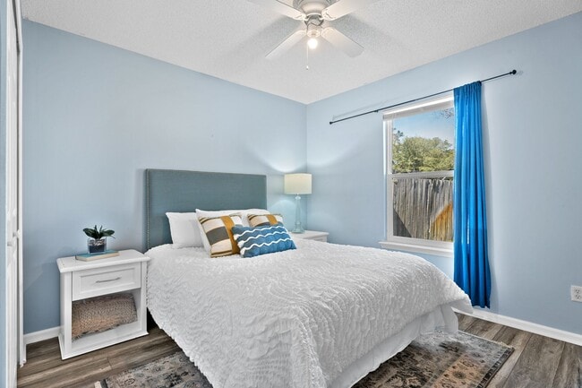 Building Photo - Beautiful Home