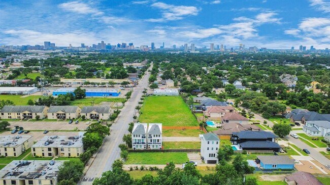 Building Photo - 3913 Griggs Rd