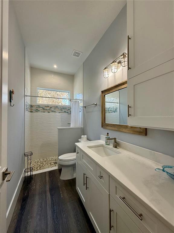 Building Photo - 304 N 7th St