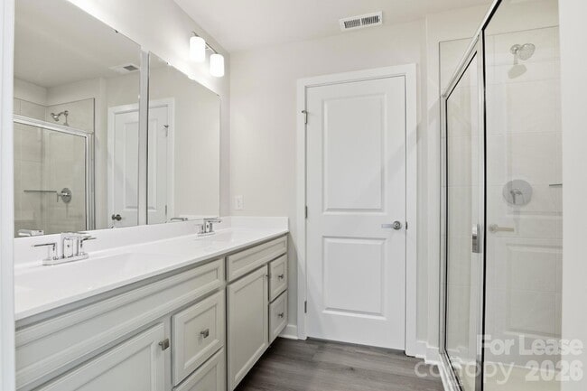 Building Photo - 862 Heathway Dr