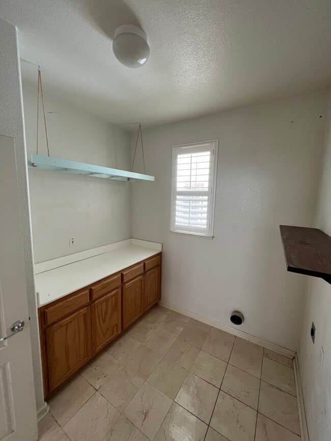 Building Photo - 2636 Carson Way