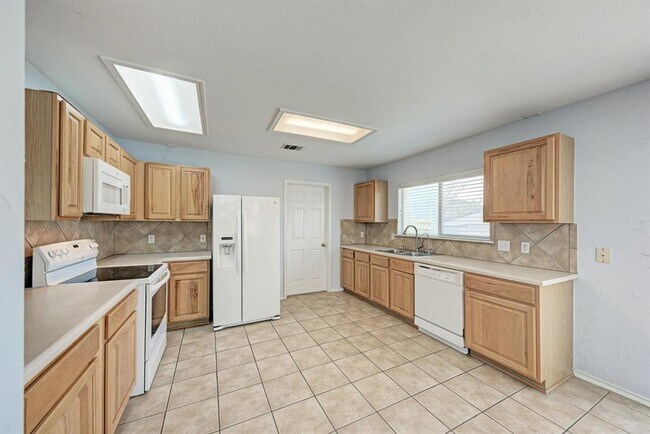 Building Photo - 1201 Sheltie Ln