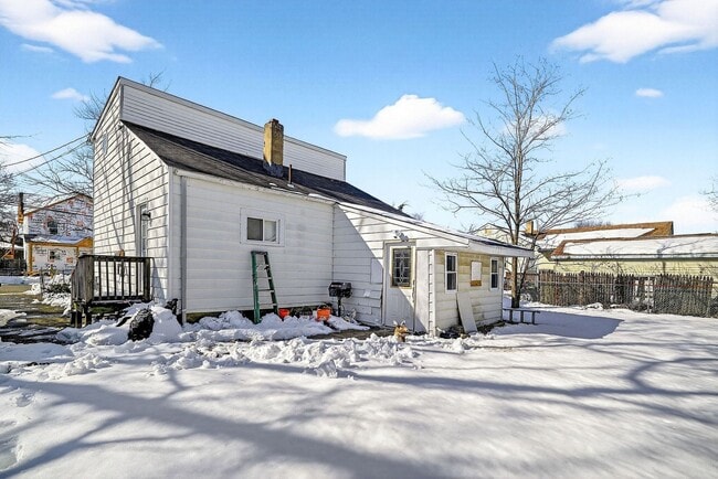 Building Photo - 24 Steinhardt Ave