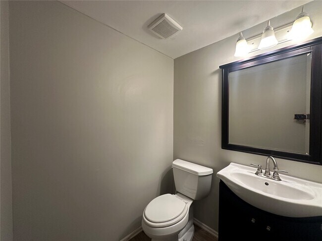 Building Photo - 420 Chapel Ridge Dr