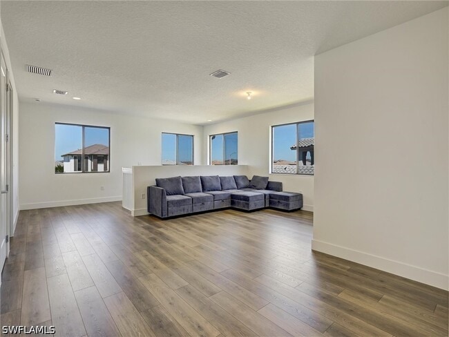 Building Photo - 5126 Panella Ave