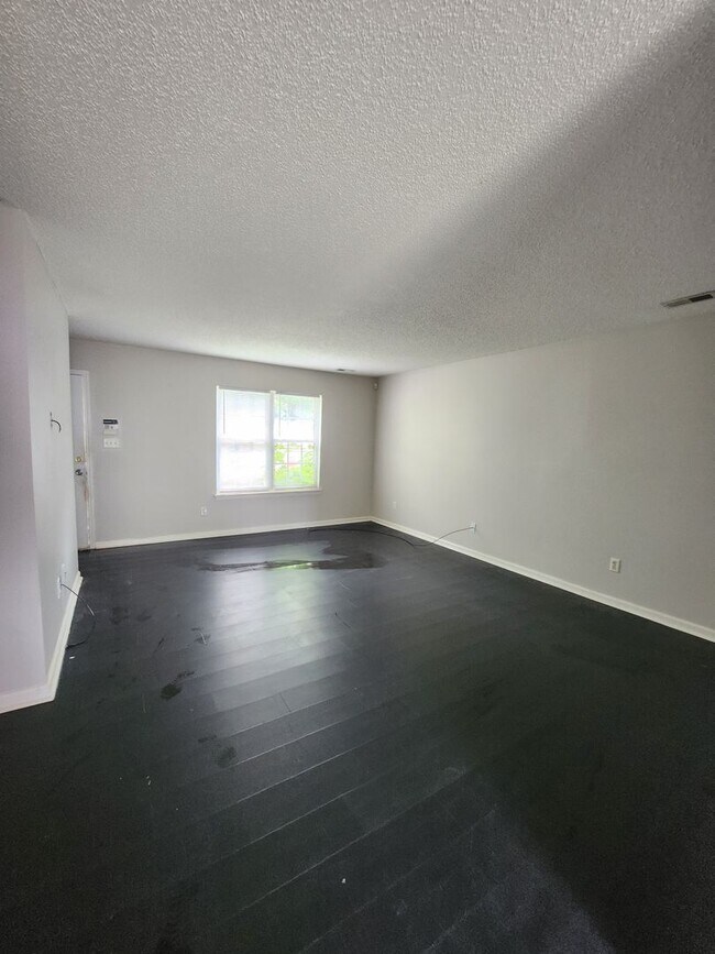 Building Photo - Ranch home in the Fairstone community