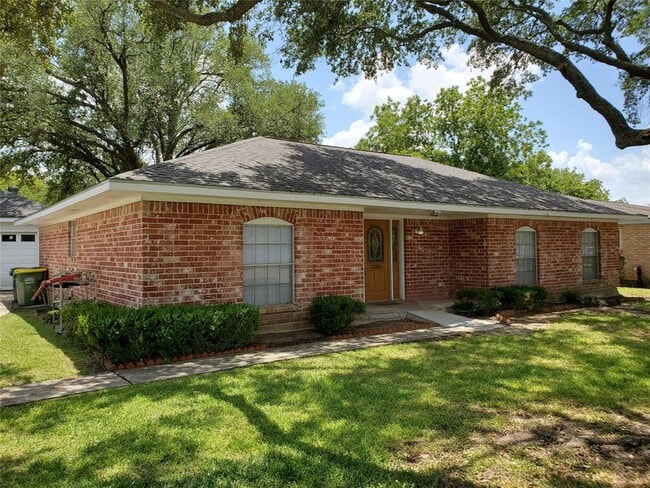 Building Photo - 3206 Randall Dr