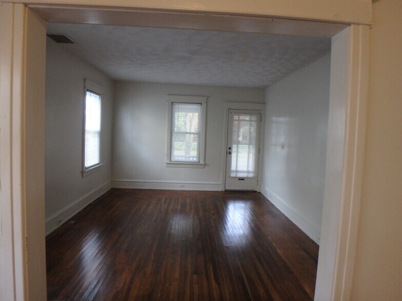 Building Photo - 117 N Montour St