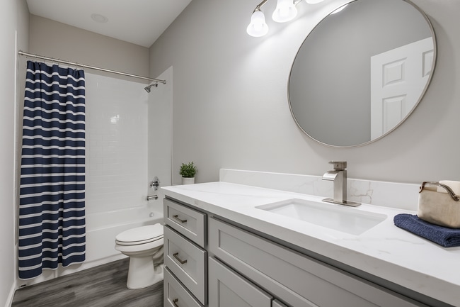 Building Photo - 2910 S Laredo St