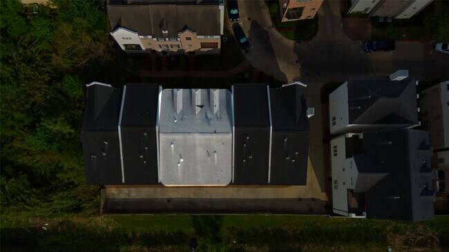 Building Photo - 2029 Fannin Station N