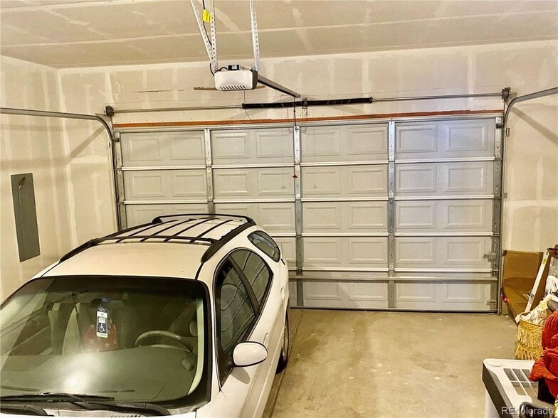 Building Photo - 283 S 4th Ct