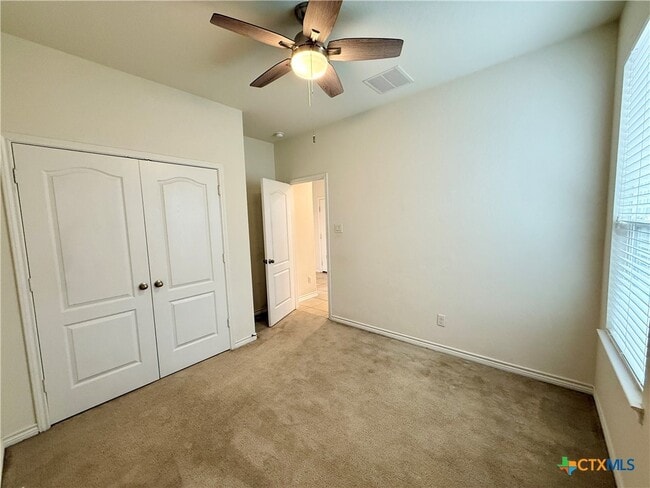 Building Photo - 2065 Oxbow Cir